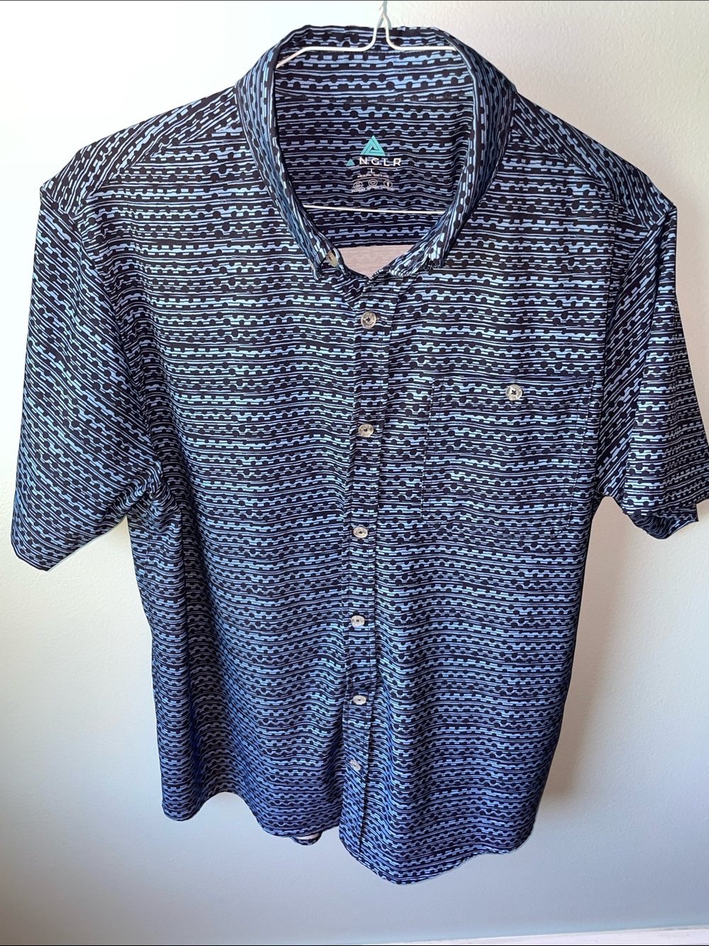 ANGL performance fishing gear Navy & Light Blue Short-Sleeve Button Down Shirt - Picture 1 of 3